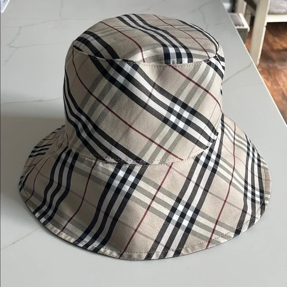 Burberry Cream and Black Bucket Hat - avconcontrols.com display picture 3